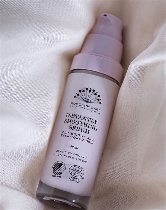 Instantly Smoothing Serum